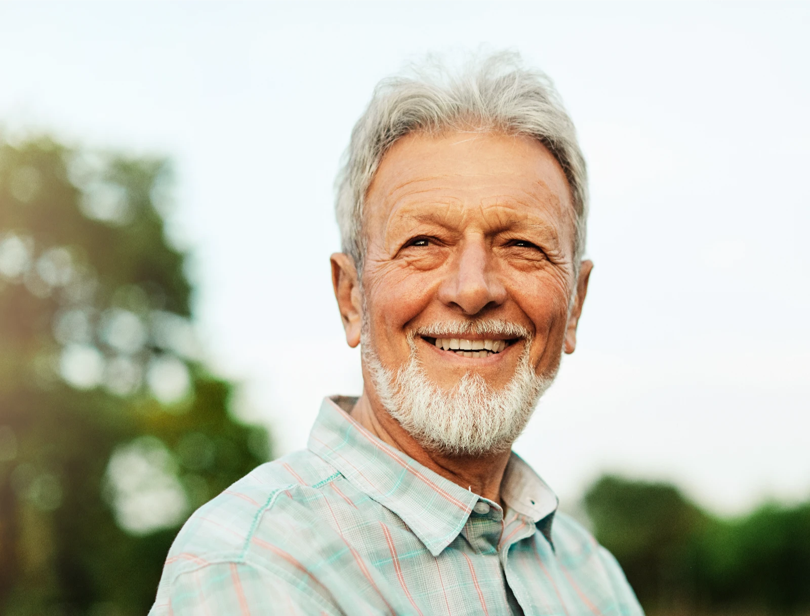 Can Smokers Get Dental Implants? Risks & Recommendations
